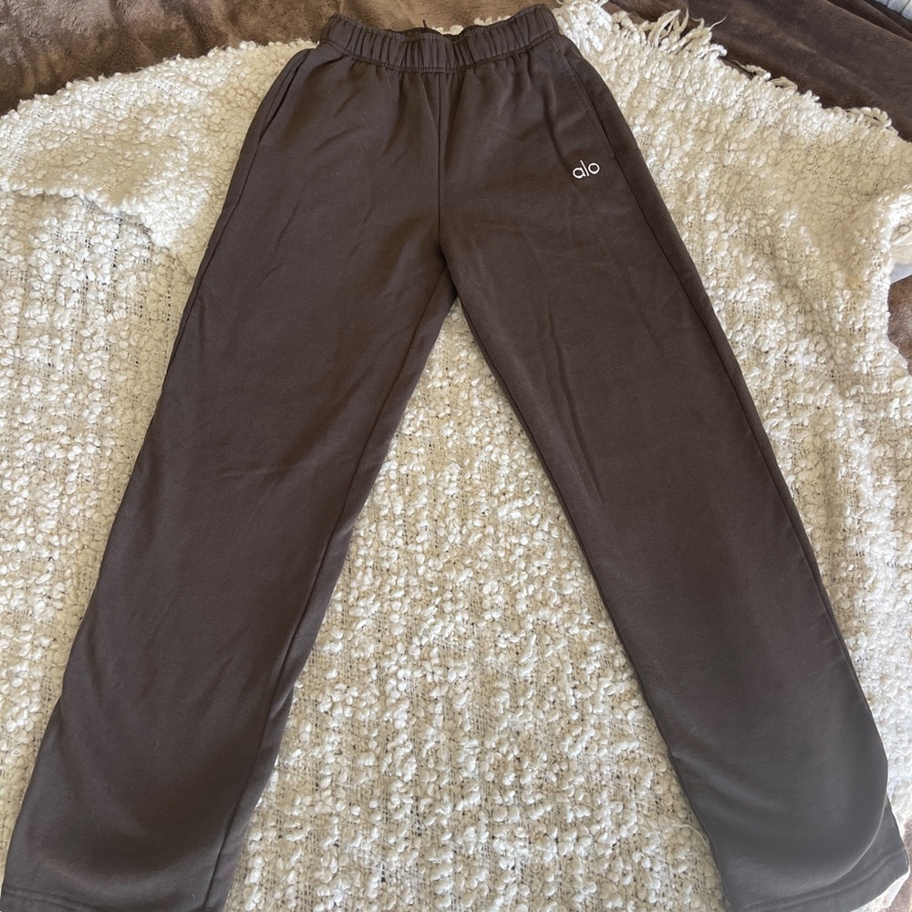 NWOT Alo Yoga Accolade Sweatpants